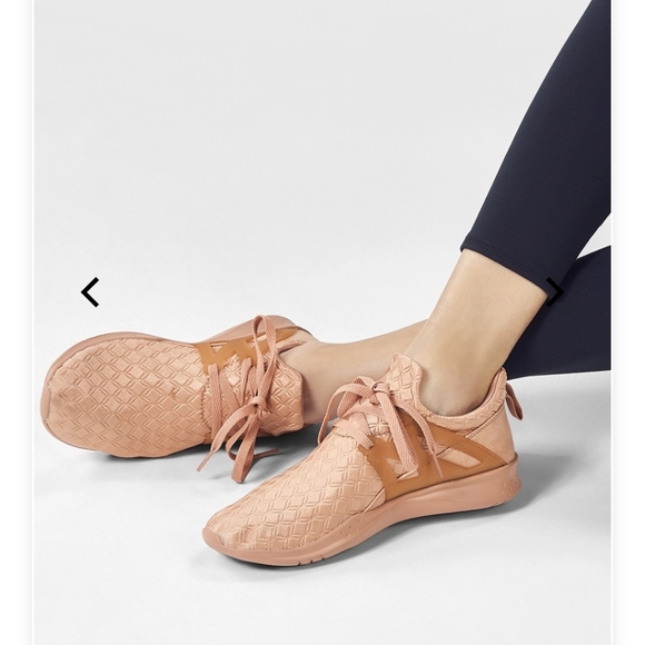 🔮NWT Fabletics Sneakers Quilted Indio Rose Gold - Picture 3 of 11